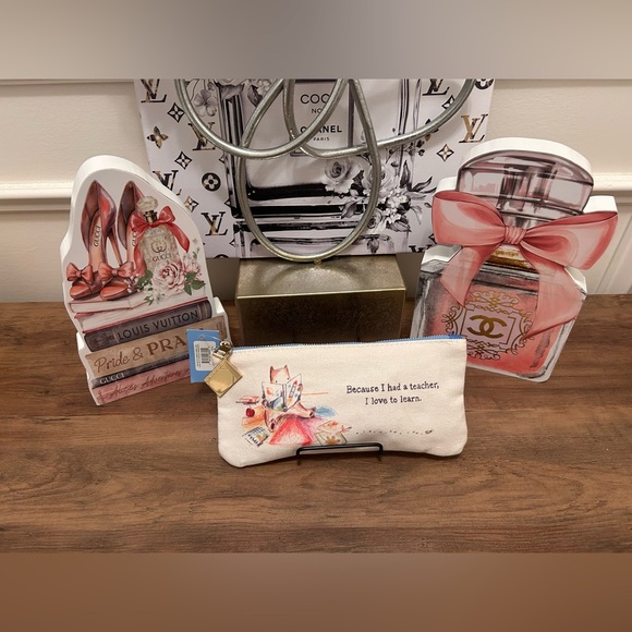 None Handbags - Canvas Pencil Case with Colorful Books Design and Quote